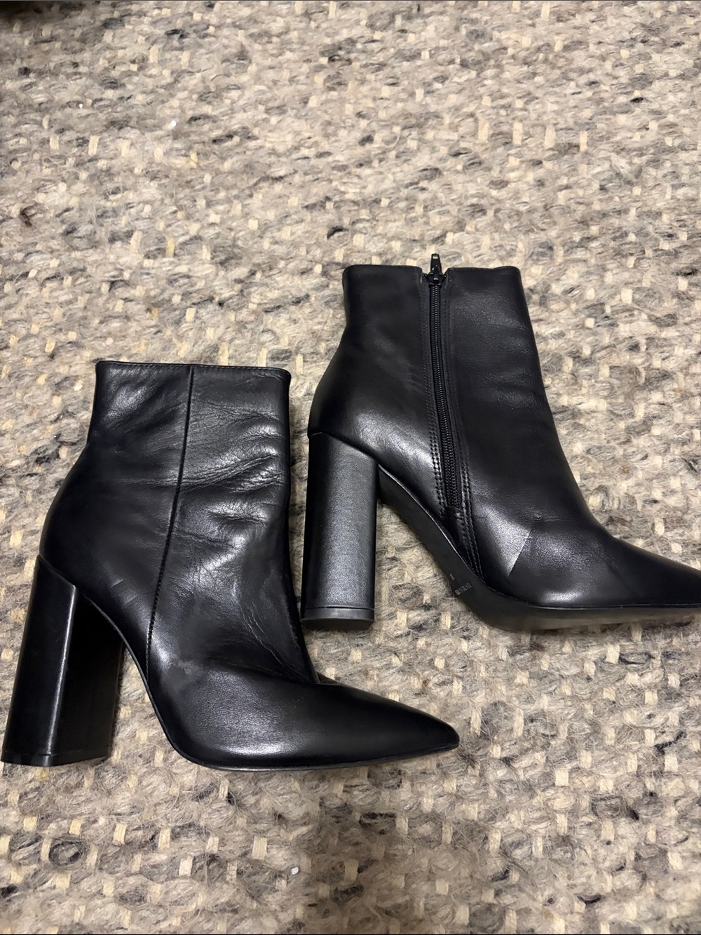 Steve Madden Classic Black Leather Pointed-Toe Ankle Boots - Picture 3 of 6